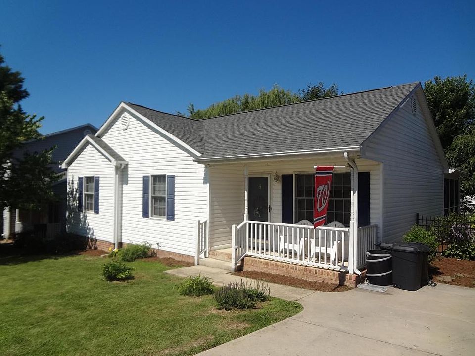 1st image of 221 McClung Pl