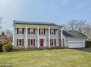 9813 Oak Valley Ct, Vienna, VA 22181
