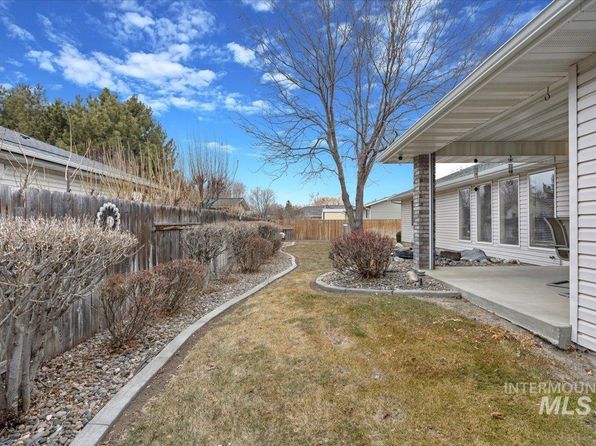 1105 Utah St, Gooding, ID 83330