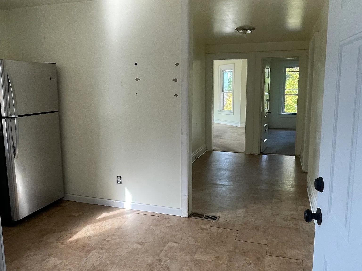 3 bed, 1200 sqft, $1,650 — Photo 4