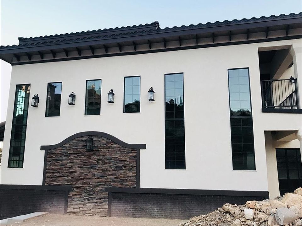 2nd image of 241 Canyon Terrace Dr