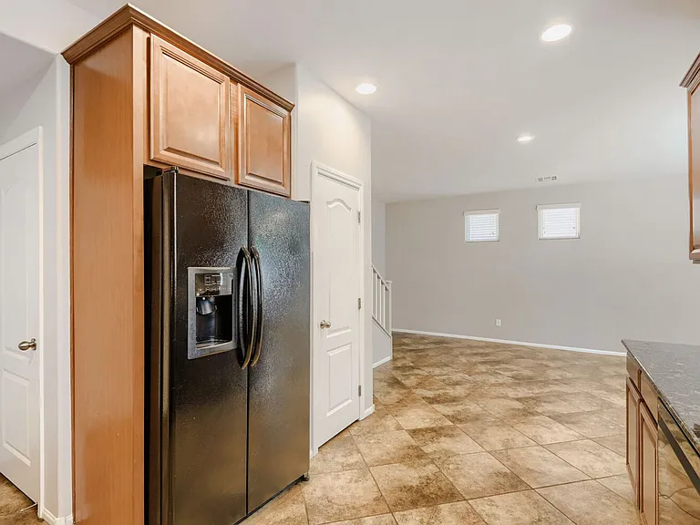 879 Cool Aquamarine St — Photo 9