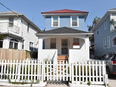 162 Beach 27 St, Far Rockaway, NY, 11691