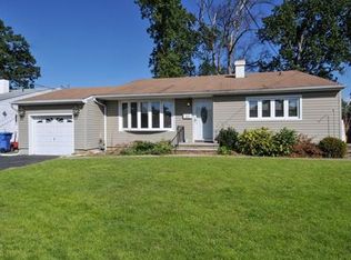90 Cameo Pl, Colonia, NJ 07067
