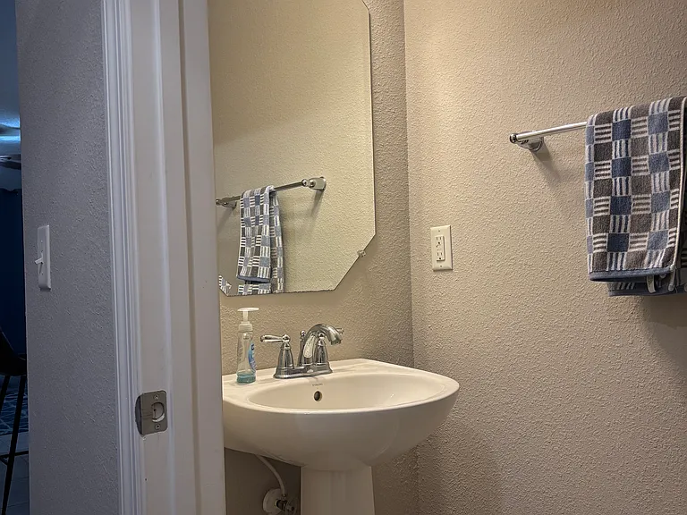 109 Islander Dr — Photo 12