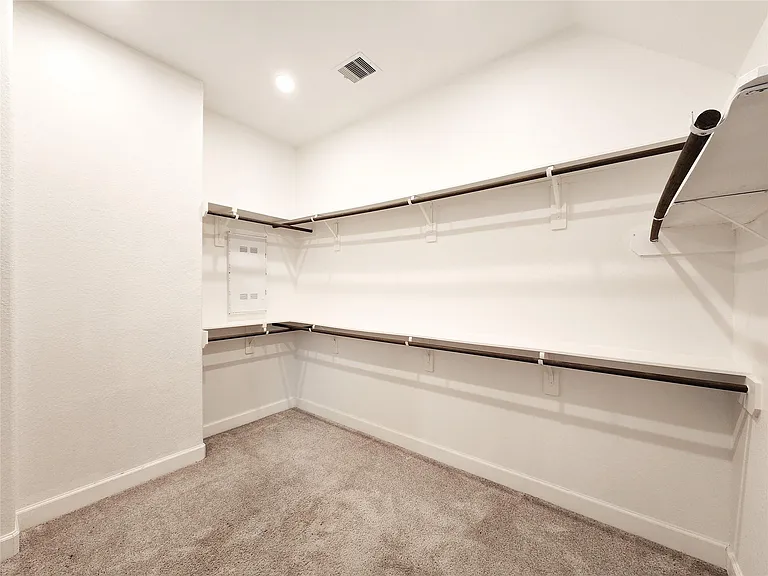 18935 Rosewood Terrace Dr — Photo 32