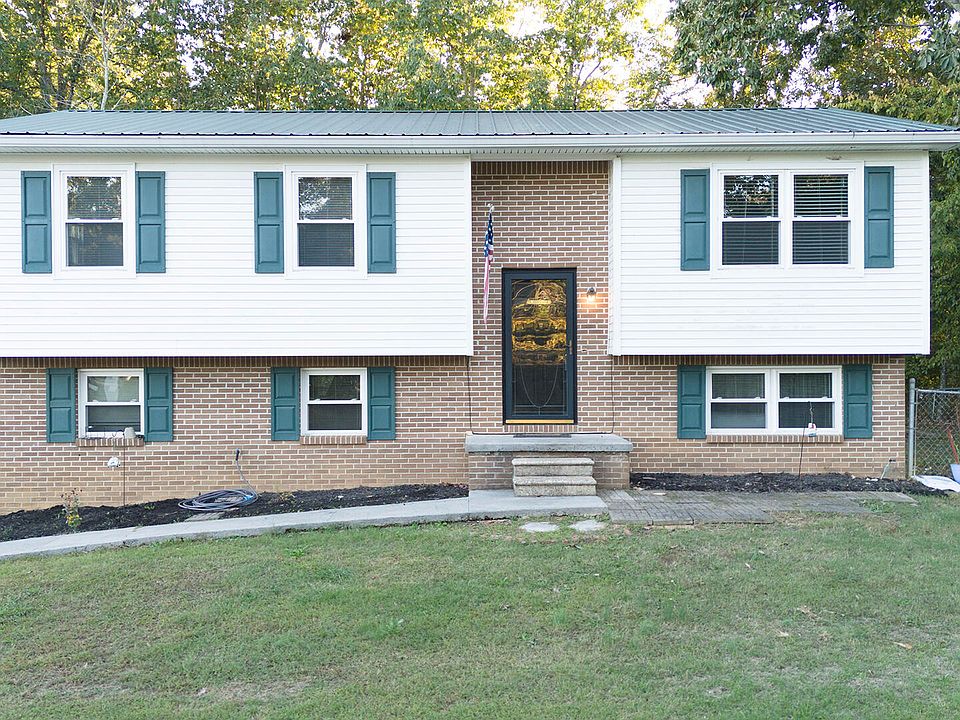 1st image of 2230 Greendale Dr NE