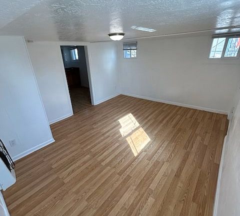 361 E 900 S_LivingRmFrmInside_03082024