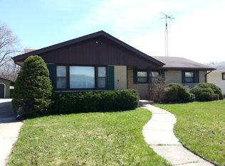 2419 Yeoman St, Waukegan, IL