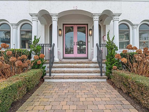 3rd image of 112 S Rumson Ave