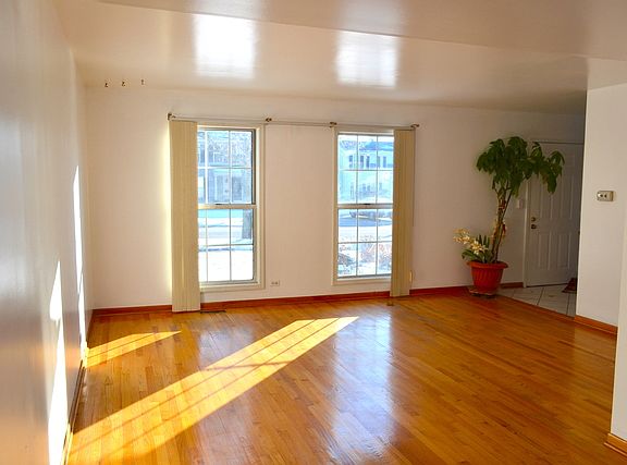2nd image of 1070 W Shedron Way