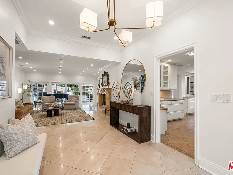 9023 Alto Cedro Dr — Photo 20
