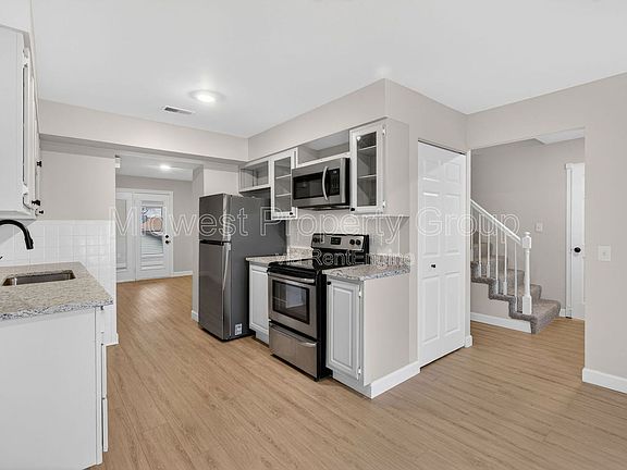 5th image of 90 Sutters Mill Rd