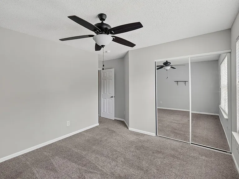 10745 Glenluce Ave — Photo 21