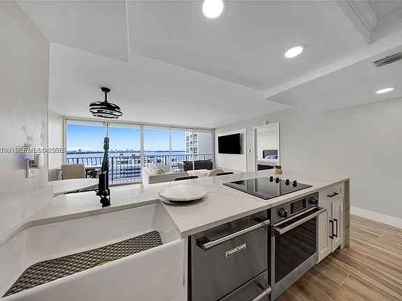 4th image of 7601 E Treasure Dr APT 1722