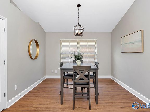4th image of 110 High Green Dr NW