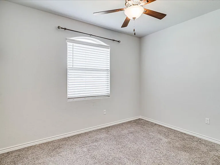 8010 Calma St — Photo 32