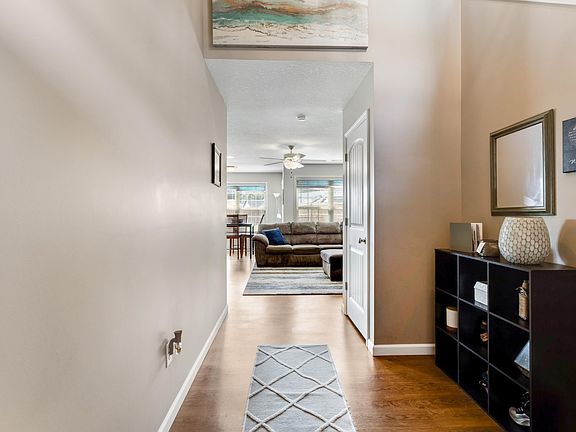3rd image of 465 Peaksview Dr