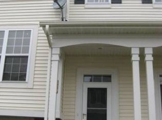 318 Terra Springs Cir, Volo, IL 60020