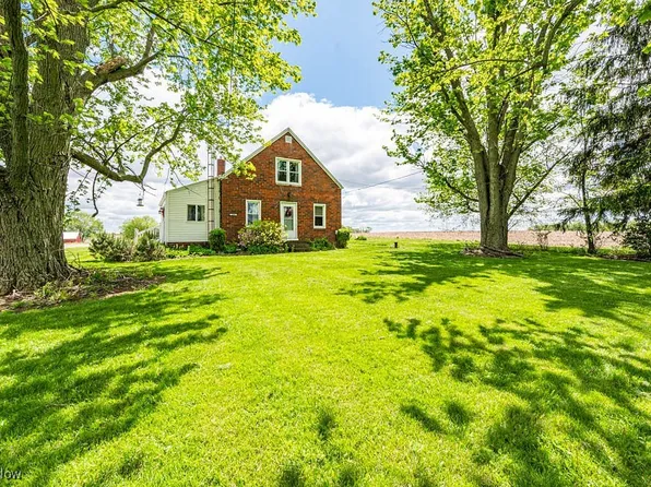 12305 Beard Rd, New Springfield, OH 44443