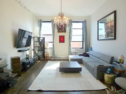 Rented by Level Group | media 1