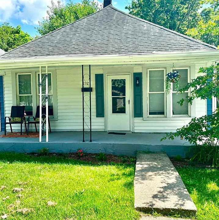 1st image of 2121 Elm St