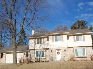 4801 Cody Dr, West Des Moines, IA 50265