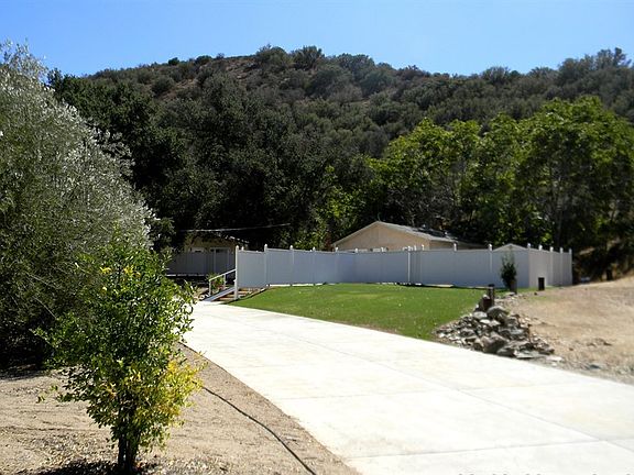 4th image of 13284 Sierra Hwy
