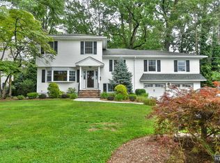 4 Oxford Ct, Ramsey, NJ 07446