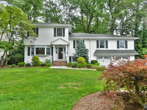 4 Oxford Ct, Ramsey, NJ 07446