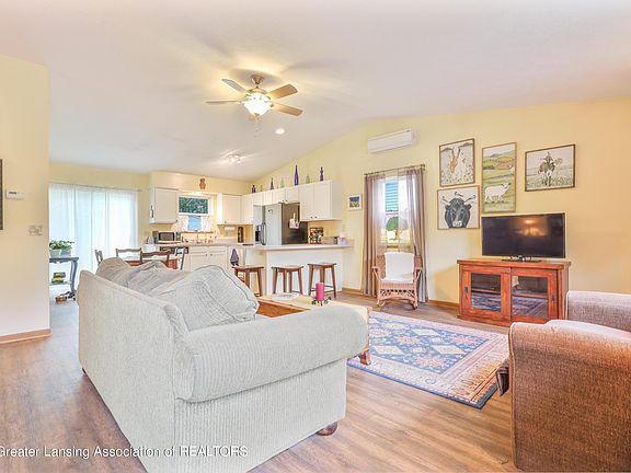 3rd image of 6300 Sunset Ln