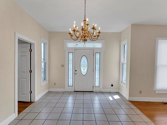 4th image of 744 The Terrace St NW