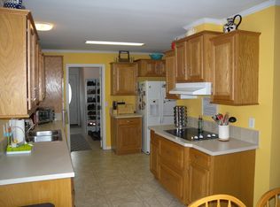 21 Runway Dr, Plattsburgh, NY 12901