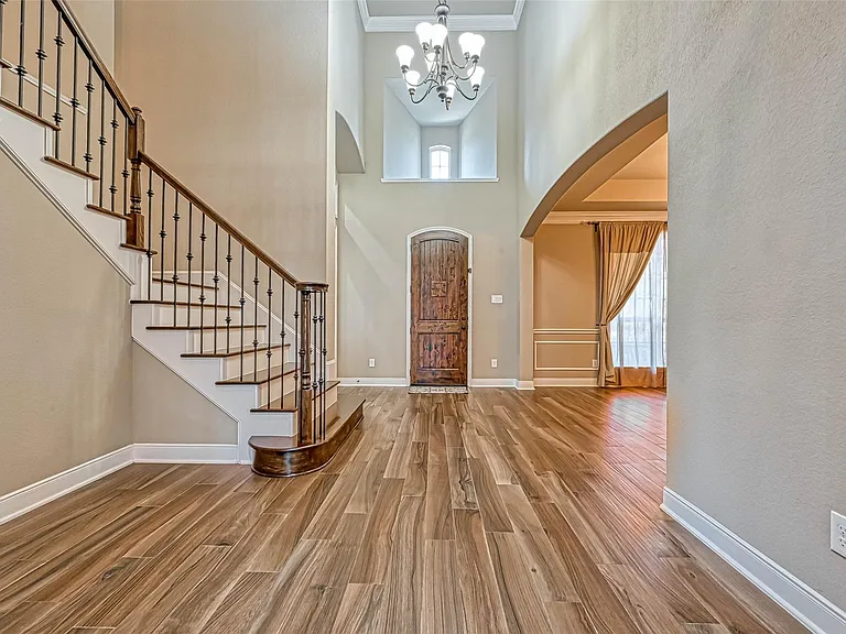 10406 Southern Hawker — Photo 6