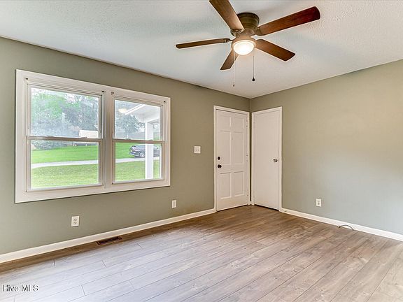 5th image of 130 Rita Avenue
