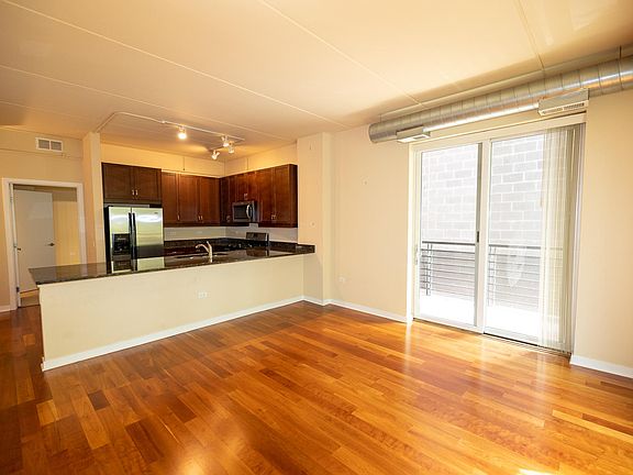 3rd image of 873 N Larrabee St #3011