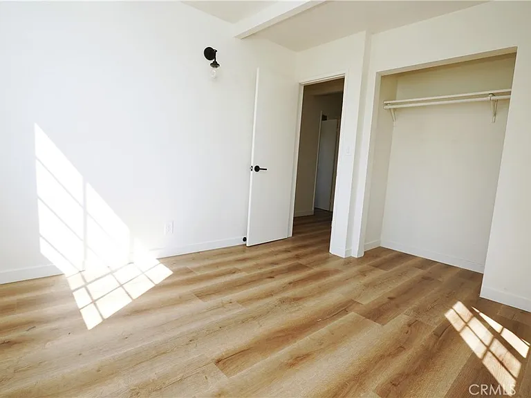 2615 Manhattan Ave — Photo 33