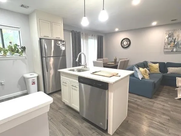 615 Broadway #70, Amityville, NY 11701