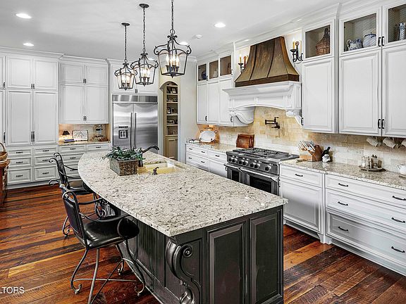 15th image of this home