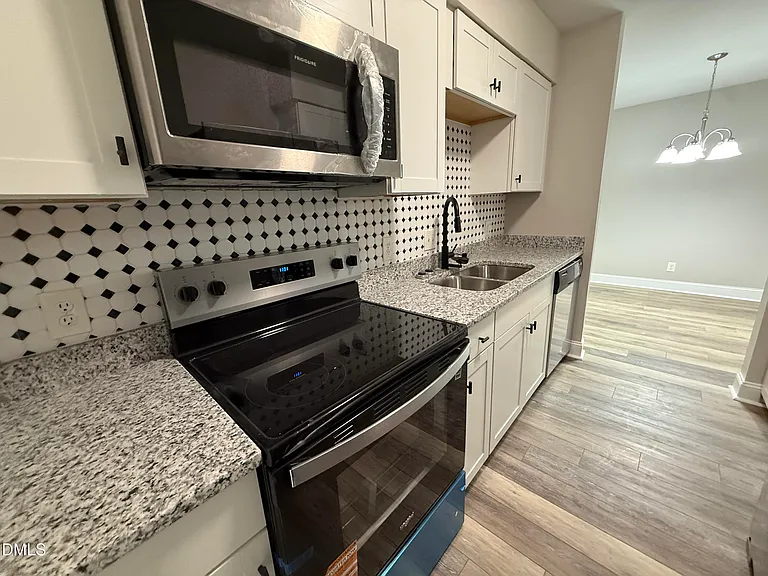 1114 Schaub Dr #I — Photo 3