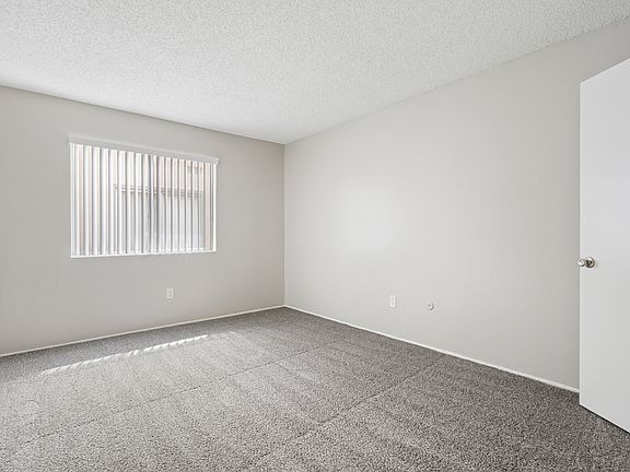5th image of 4709 Arlington Ave APT 19