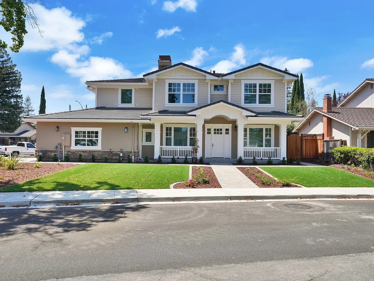 5 bed, 4.5 bath, 3093 sqft, $11,500 — Photo 1