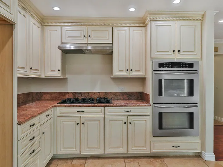1164 S Galesmoore Ct — Photo 19