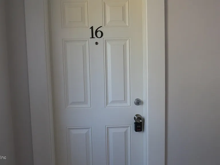 1935 San Marco Blvd #16 — Photo 4