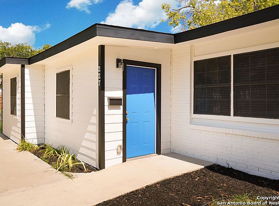 3rd image of 227 Gilbert Ln