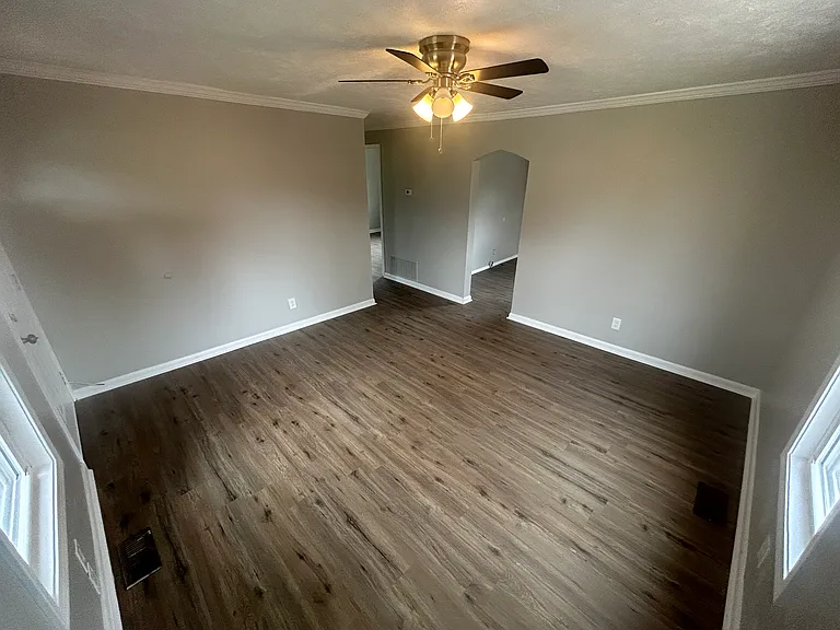 230 Horseshoe Ct — Photo 4