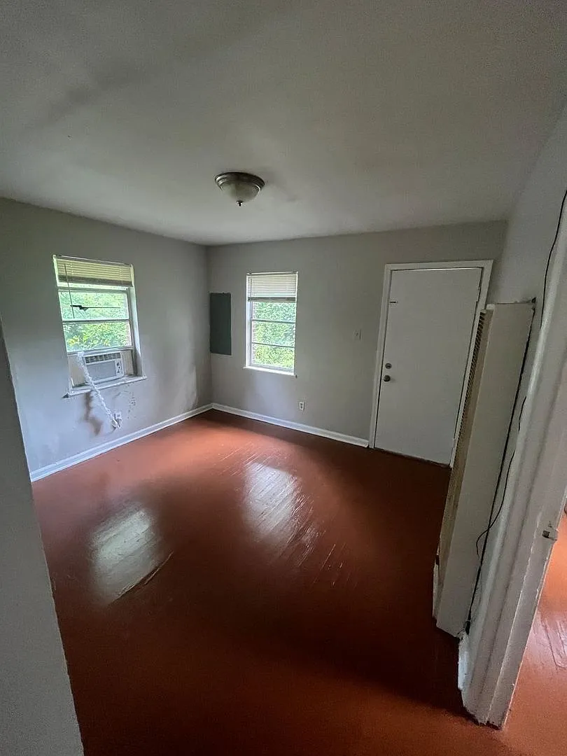 2225 Riley Ave — Photo 4