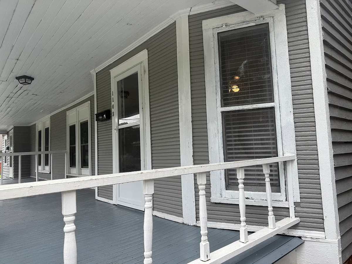 Building Photo - 1103 N Charlotte Ave