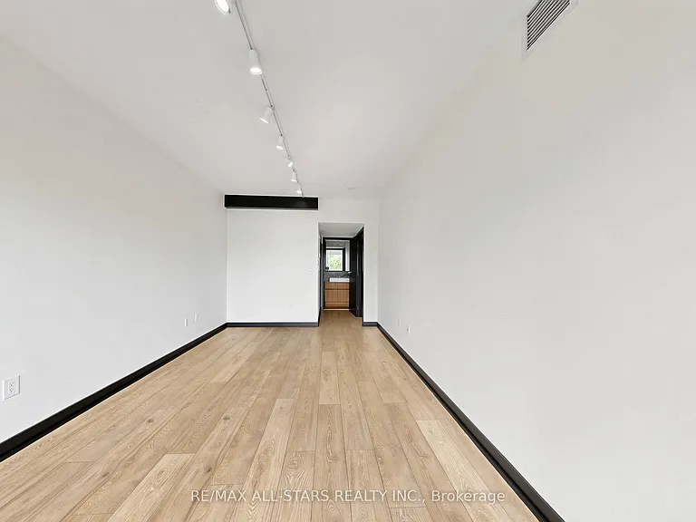 110 Fort York Blvd #G08 — Photo 27