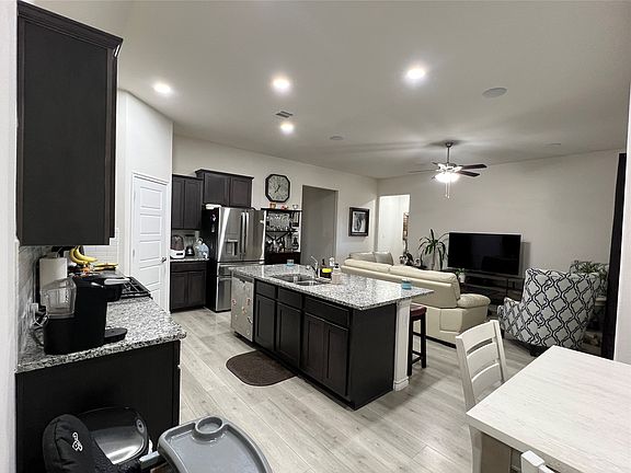 4th image of 2908 Frio Rd